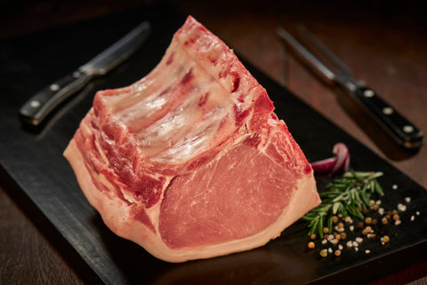 Schweinerücken mit Knochen, Schwein, Metzgerei Klein