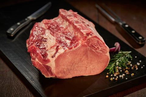 Schweinerücken mit Knochen, Schwein, Metzgerei Klein